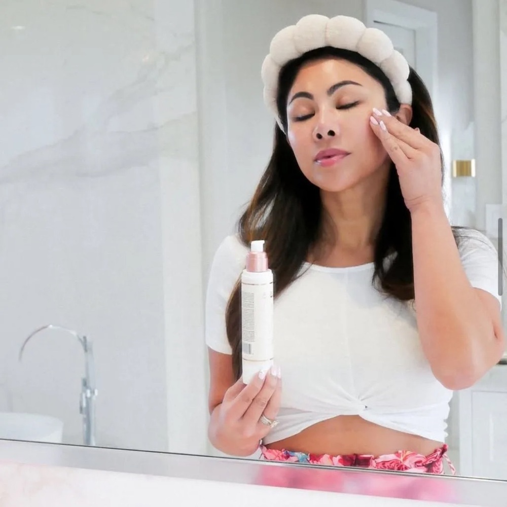 Manna Kadar | Day Cream w/ Vitamin C | MSRP $32 | Full Size: 120ml